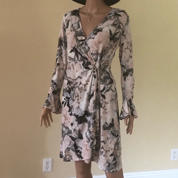 Gorgeous Floral Design Dress ...NEW - Picture 5 of 9